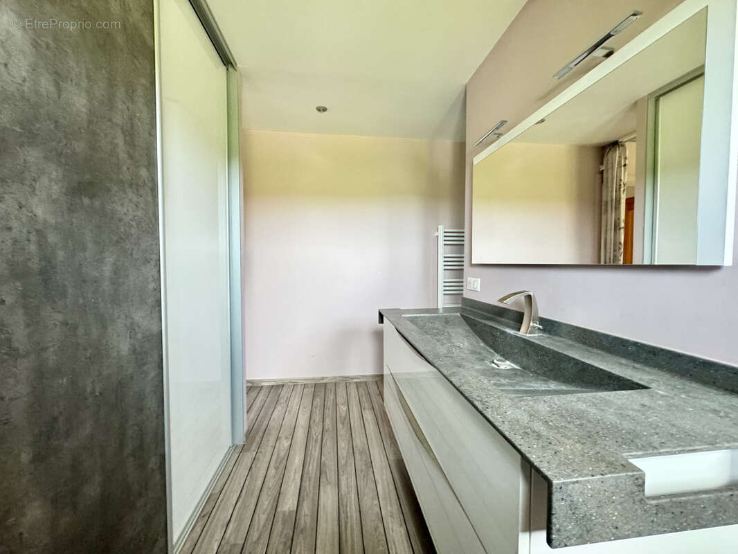 Maison à LES ECORCES