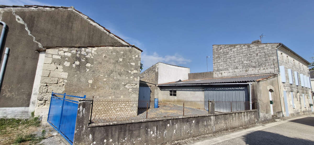 Maison à SAINT-FORT-SUR-GIRONDE