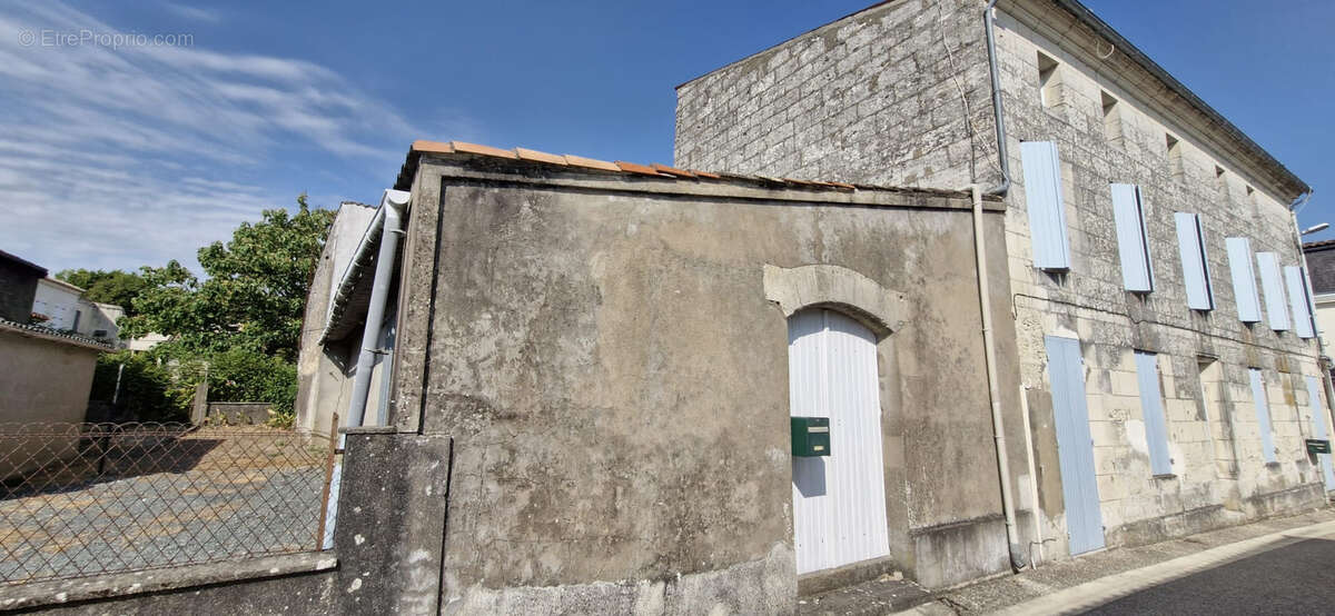 Maison à SAINT-FORT-SUR-GIRONDE