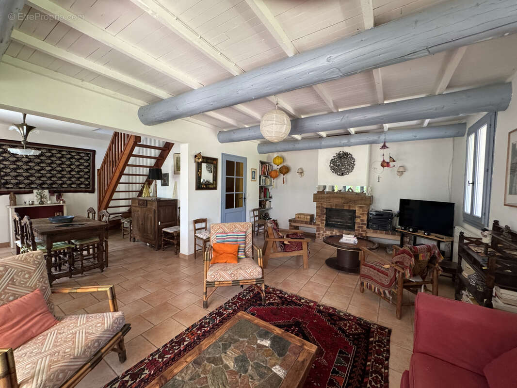 Maison à VILLES-SUR-AUZON