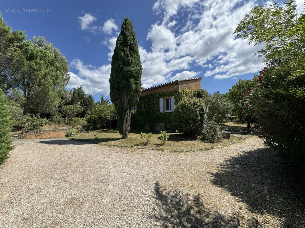 Maison à VILLES-SUR-AUZON