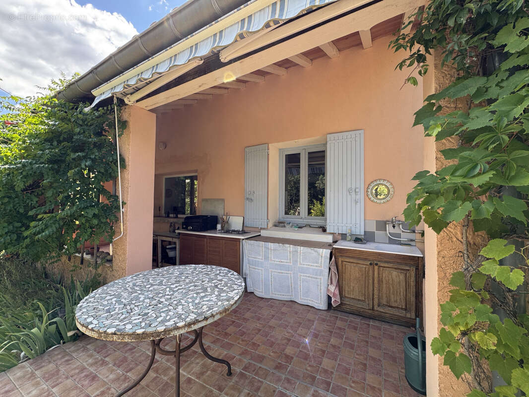 Maison à VILLES-SUR-AUZON