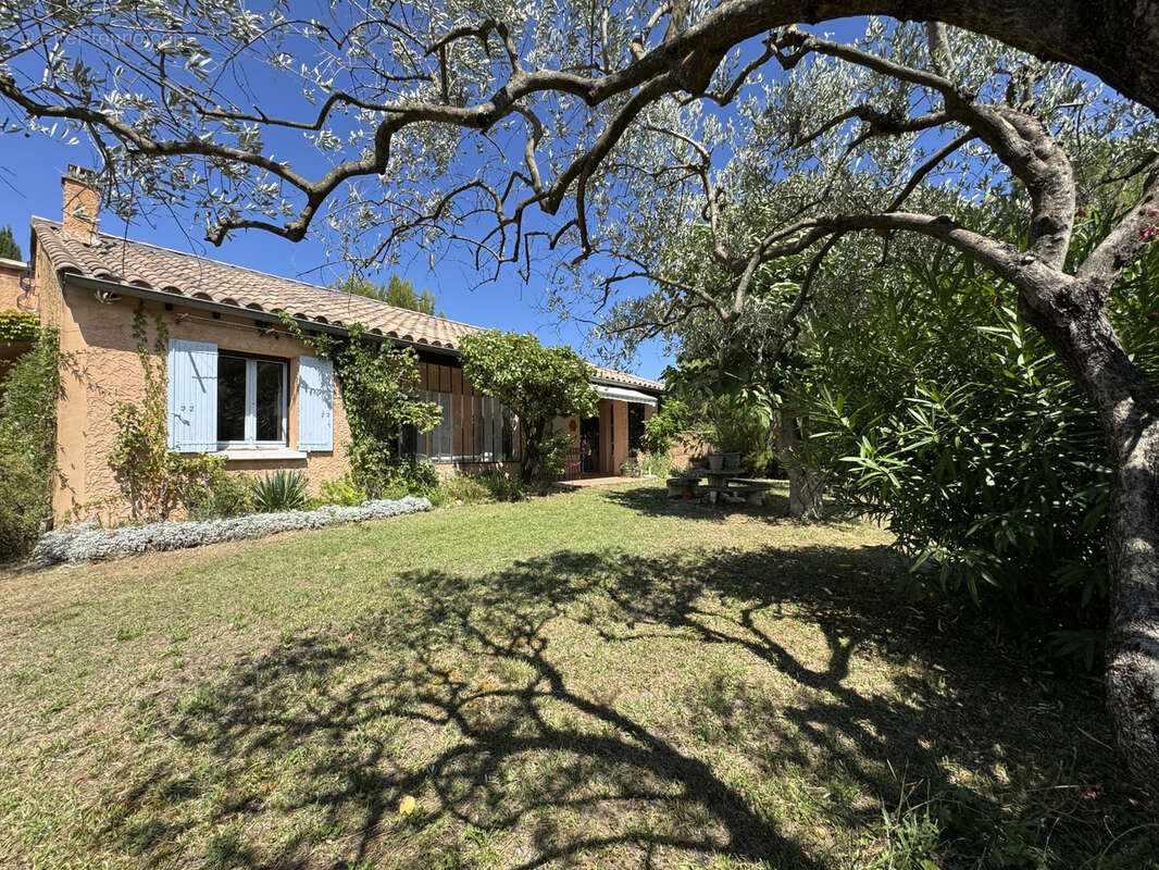 Maison à VILLES-SUR-AUZON