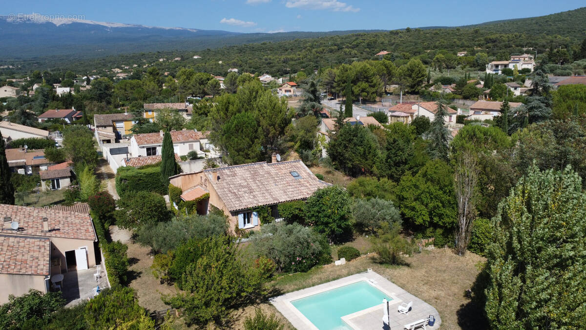 Maison à VILLES-SUR-AUZON