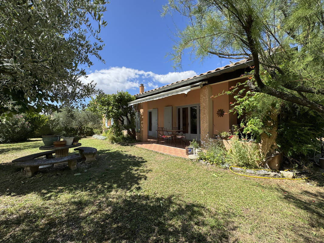 Maison à VILLES-SUR-AUZON