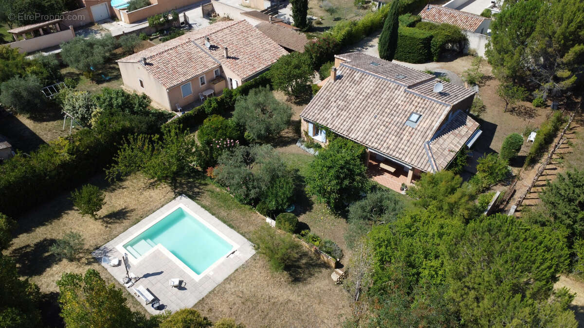 Maison à VILLES-SUR-AUZON