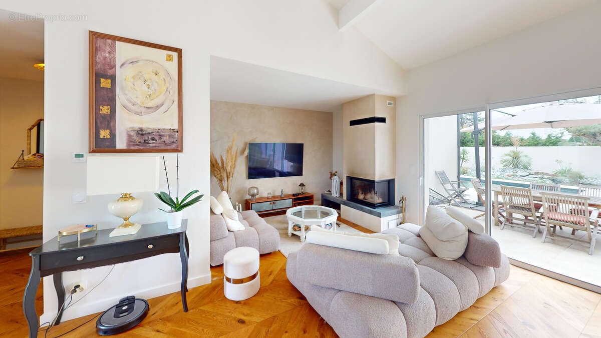 Maison à SAINT-MEDARD-D&#039;EYRANS