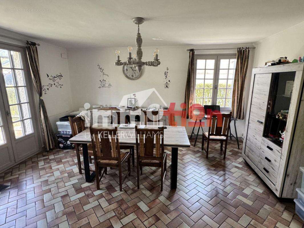 Maison à SAINT-QUENTIN-LA-MOTTE-CROIX-AU-BAILLY