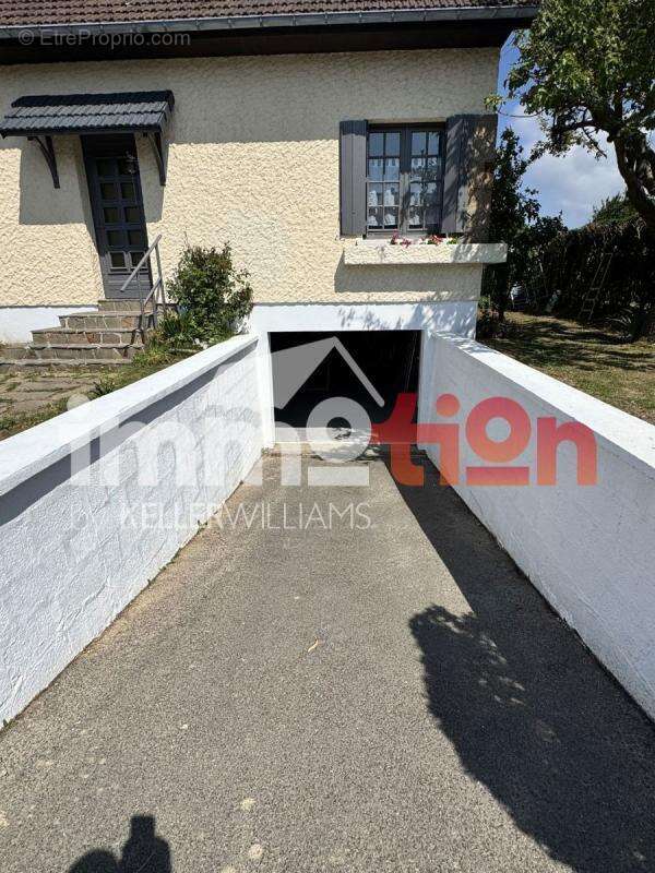 Maison à SAINT-QUENTIN-LA-MOTTE-CROIX-AU-BAILLY