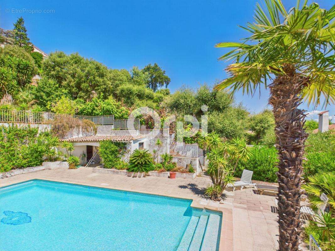 Maison à MANDELIEU-LA-NAPOULE