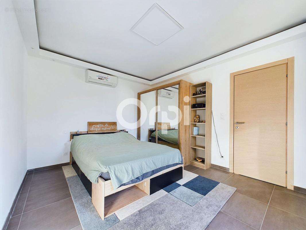 Appartement à MANDELIEU-LA-NAPOULE