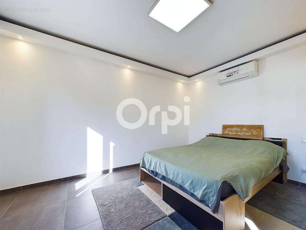 Appartement à MANDELIEU-LA-NAPOULE