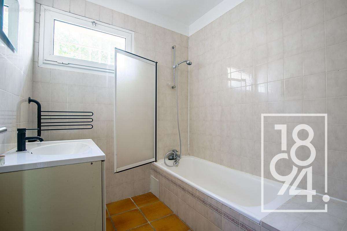 Maison à SAINT-CYR-SUR-MER