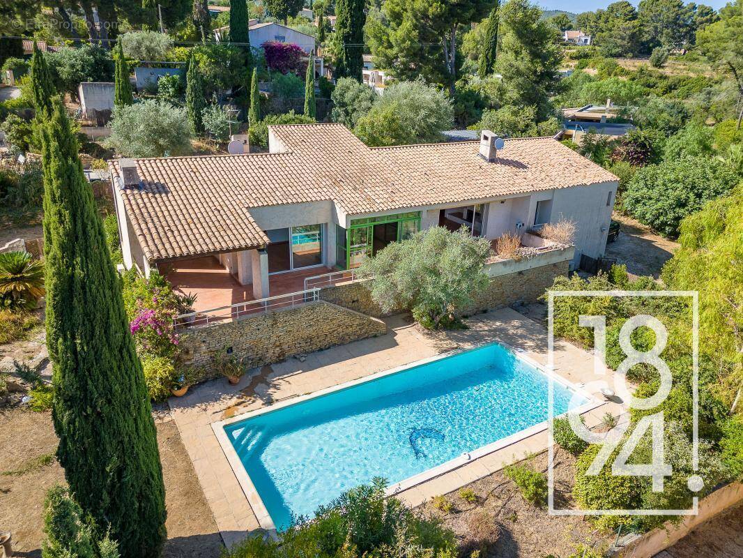 Maison à SAINT-CYR-SUR-MER