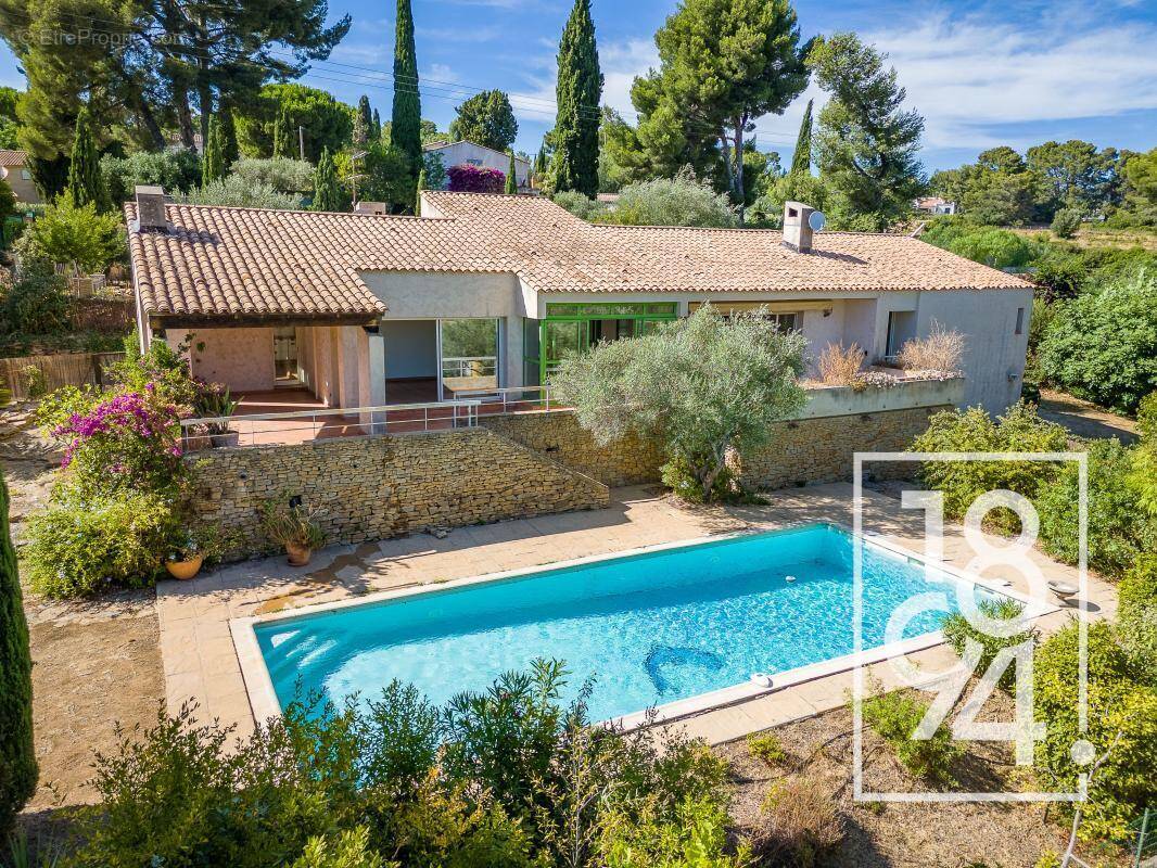 Maison à SAINT-CYR-SUR-MER