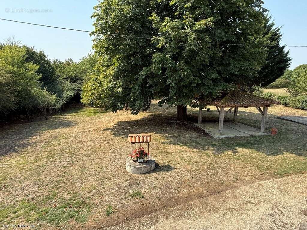 Maison à CHAMPAGNE-MOUTON