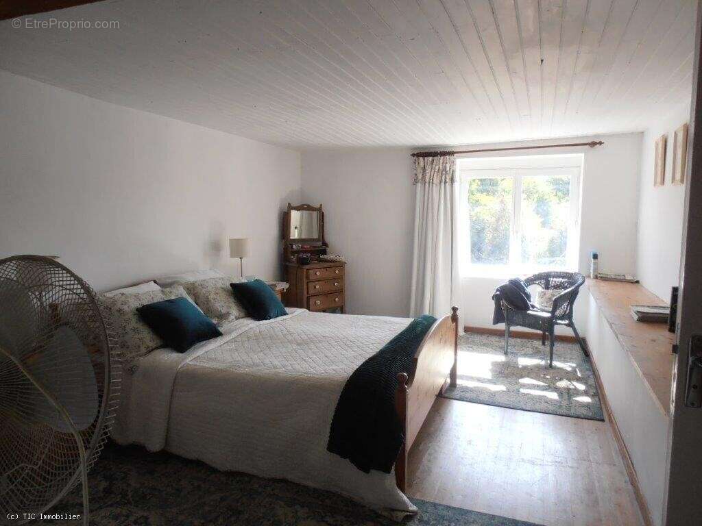 Maison à CHAMPAGNE-MOUTON