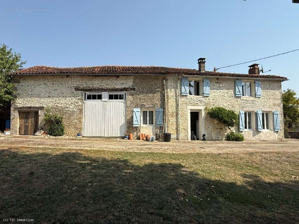 Maison à CHAMPAGNE-MOUTON