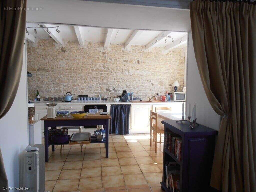 Maison à CHAMPAGNE-MOUTON