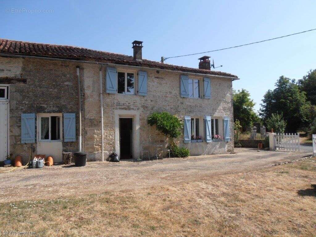 Maison à CHAMPAGNE-MOUTON