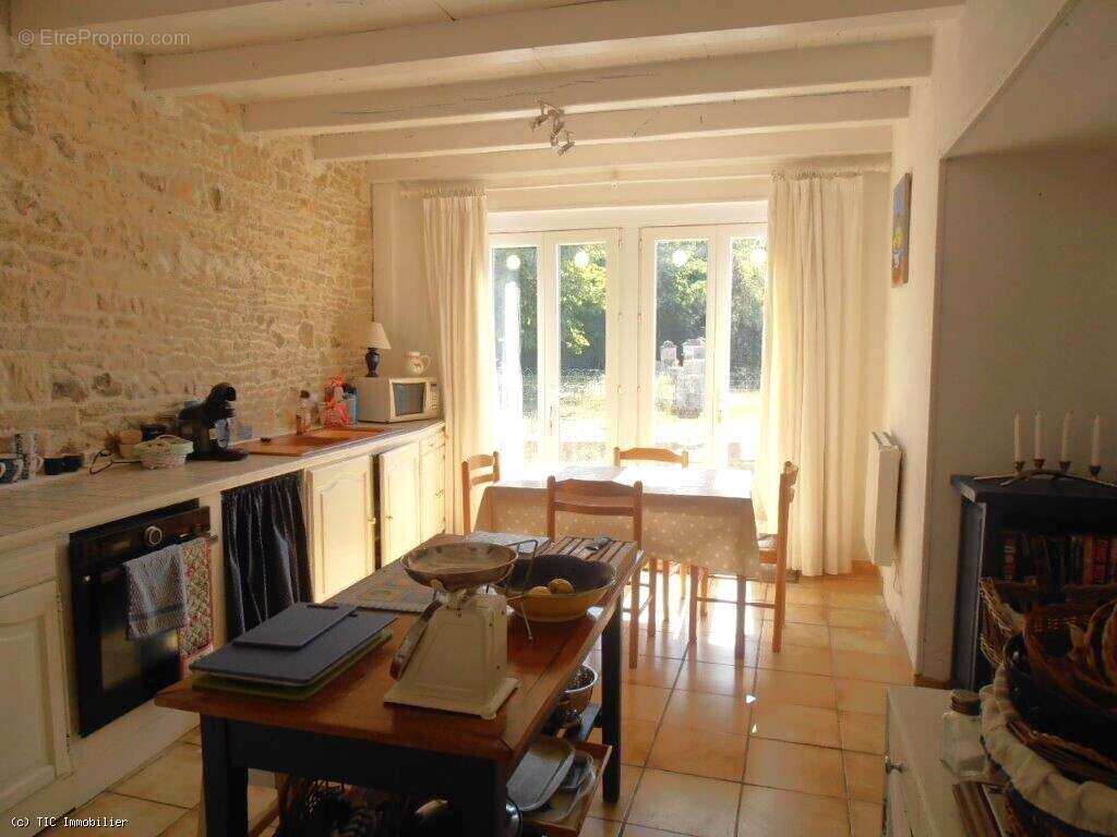 Maison à CHAMPAGNE-MOUTON