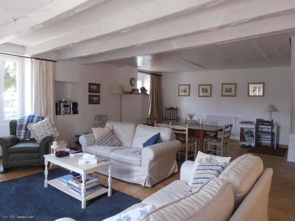 Maison à CHAMPAGNE-MOUTON