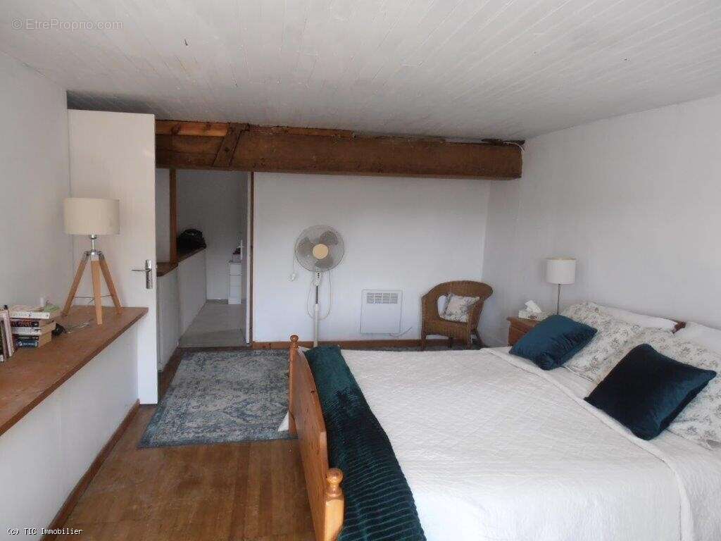 Maison à CHAMPAGNE-MOUTON