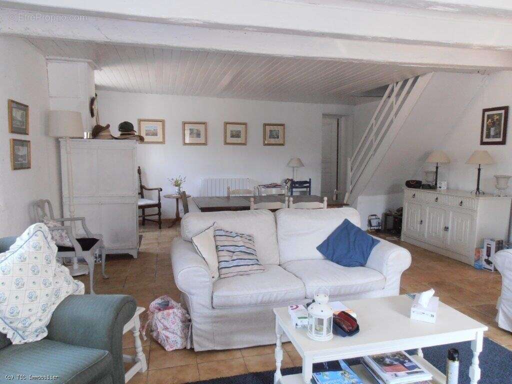 Maison à CHAMPAGNE-MOUTON