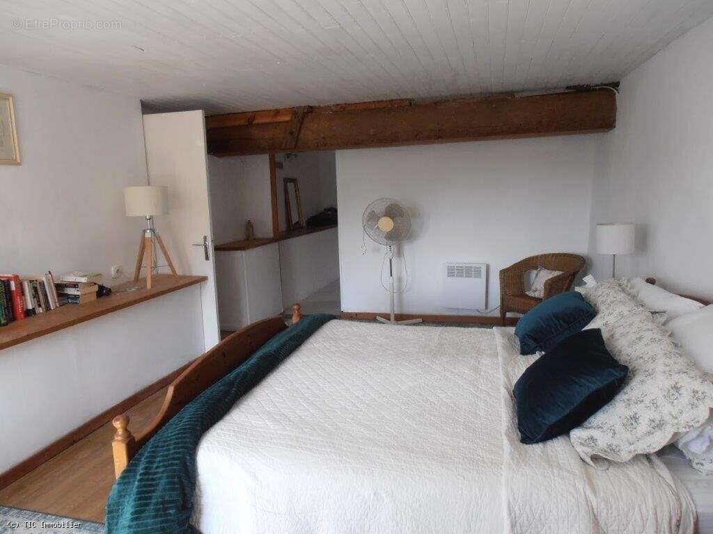 Maison à CHAMPAGNE-MOUTON