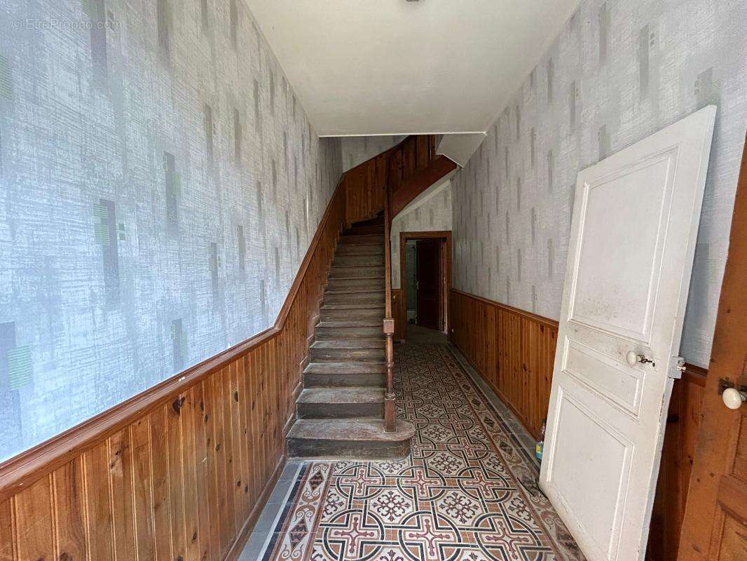 Maison à LE CHATELET