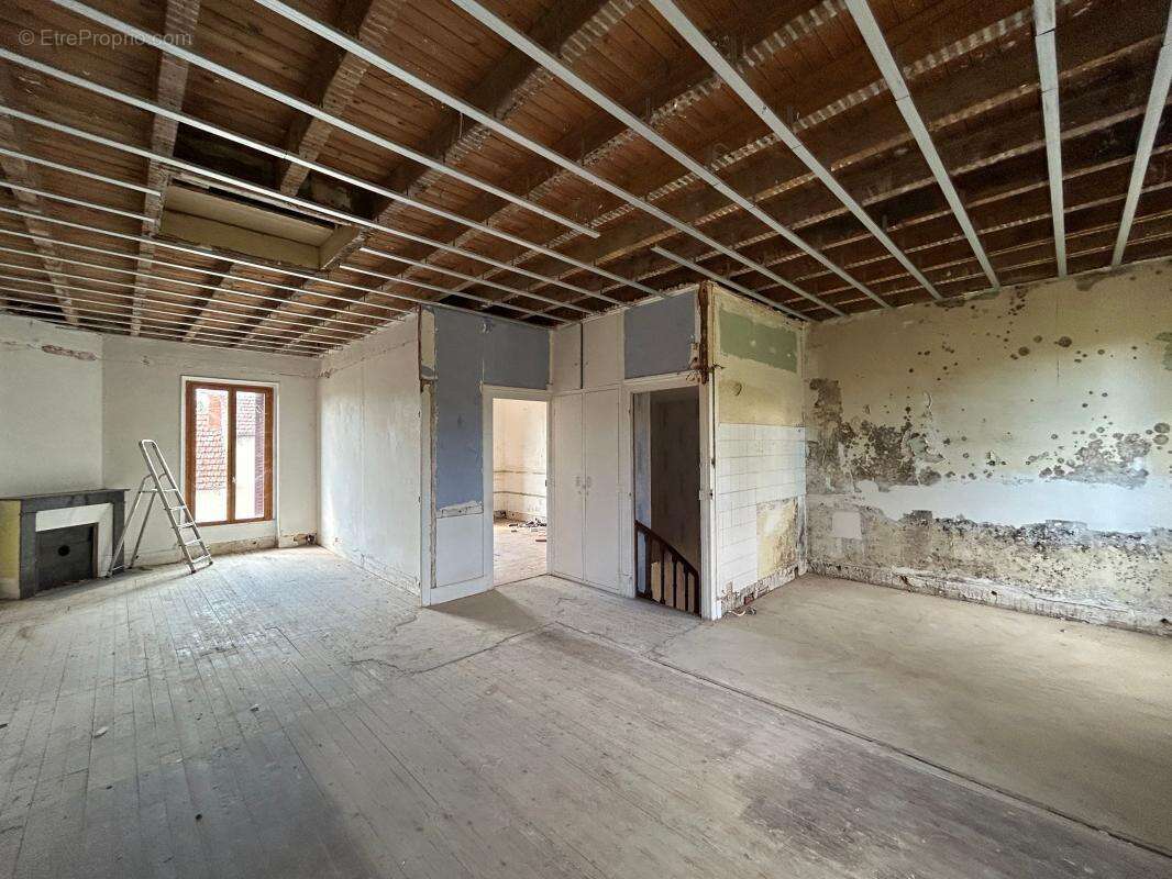 Maison à LE CHATELET