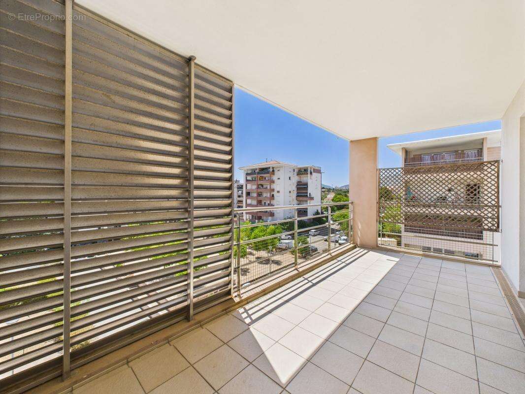 Appartement à SARROLA-CARCOPINO