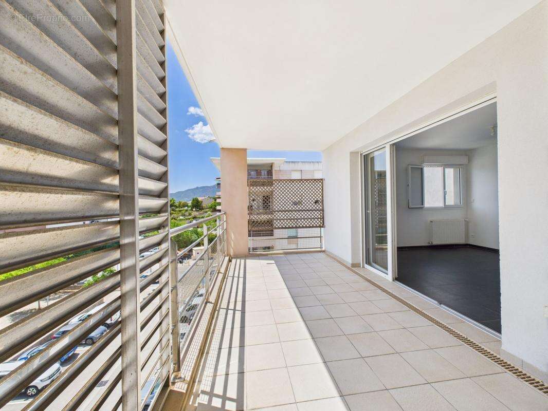 Appartement à SARROLA-CARCOPINO