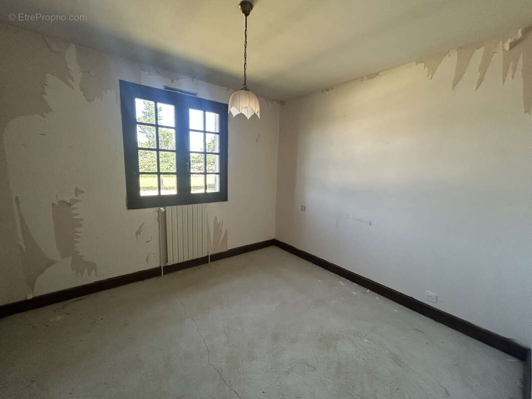 Maison à SAINT-YRIEIX-LE-DEJALAT