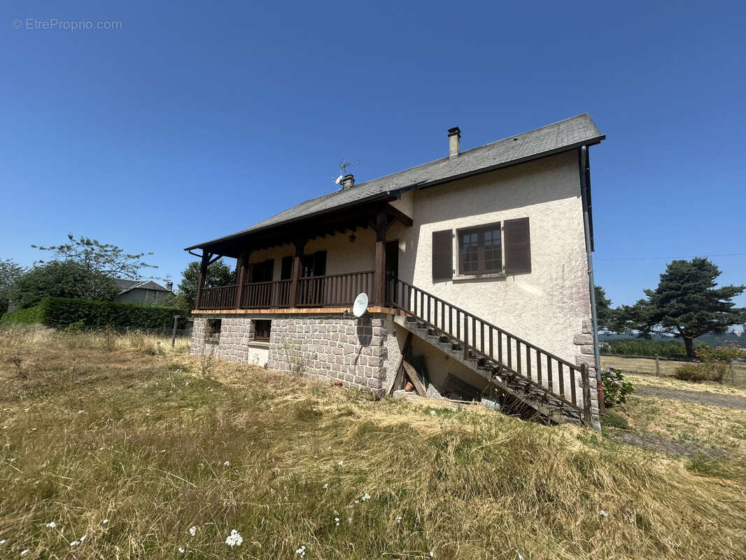 Maison à SAINT-YRIEIX-LE-DEJALAT