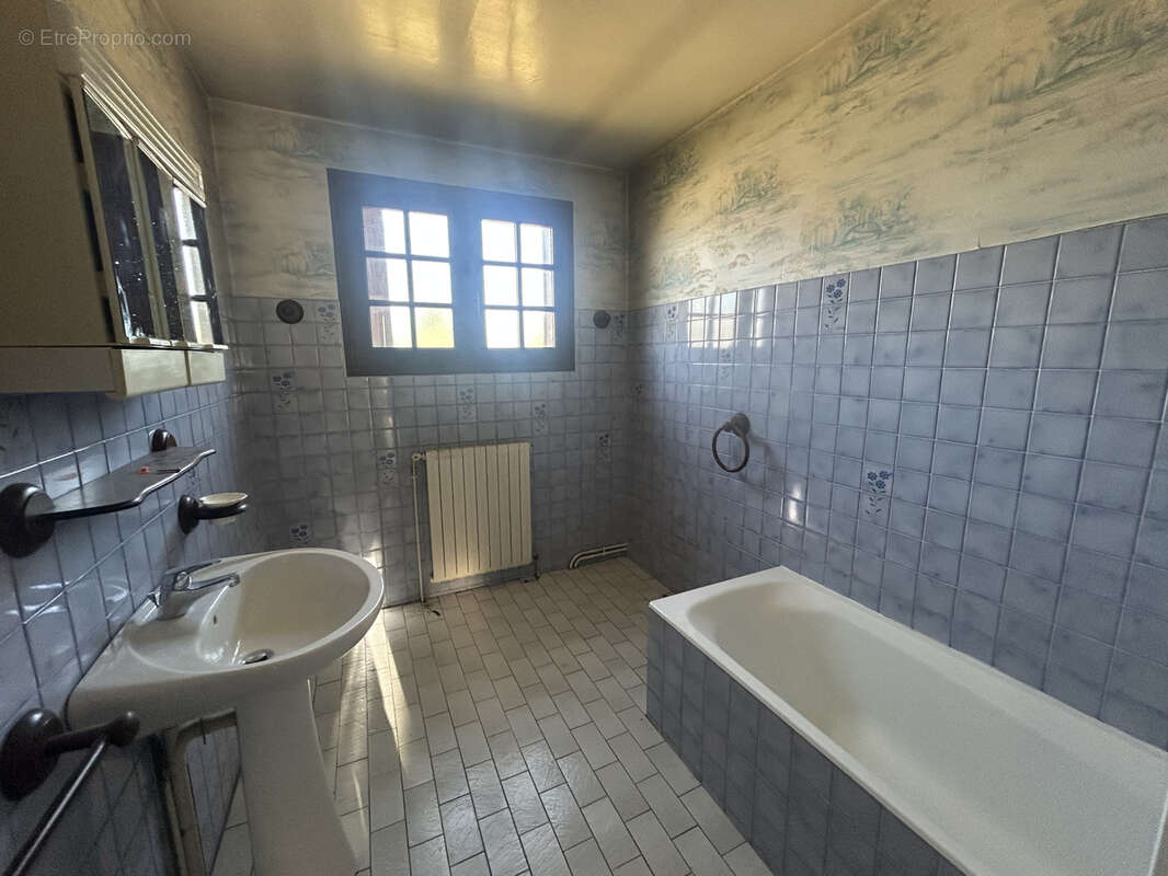 Maison à SAINT-YRIEIX-LE-DEJALAT