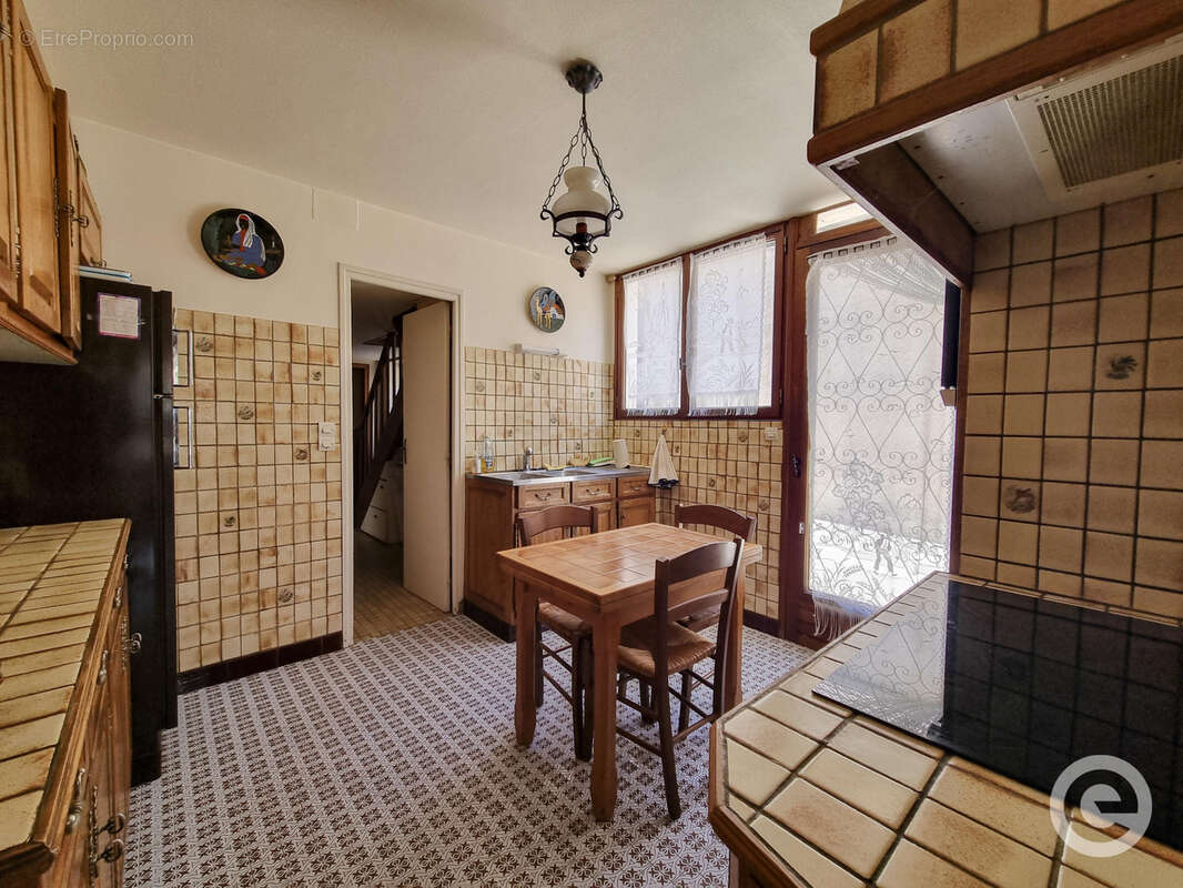 Maison à CHATEL-CENSOIR