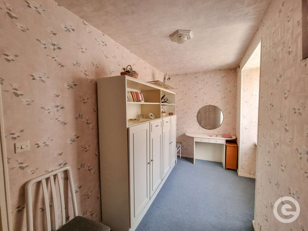 Maison à CHATEL-CENSOIR