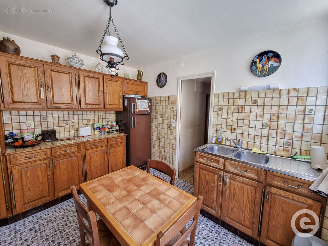 Maison à CHATEL-CENSOIR