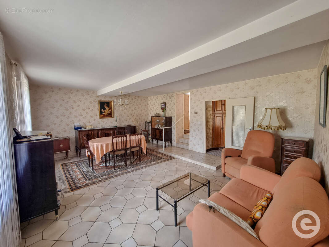 Maison à CHATEL-CENSOIR