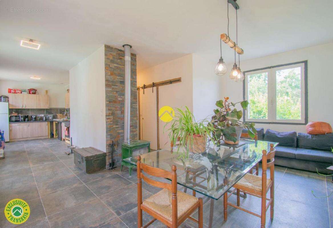 Maison à LE BUISSON-DE-CADOUIN