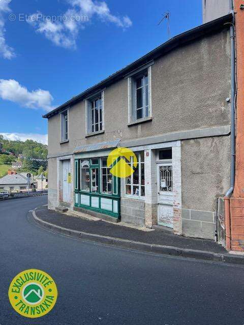 Commerce à PIERREFORT