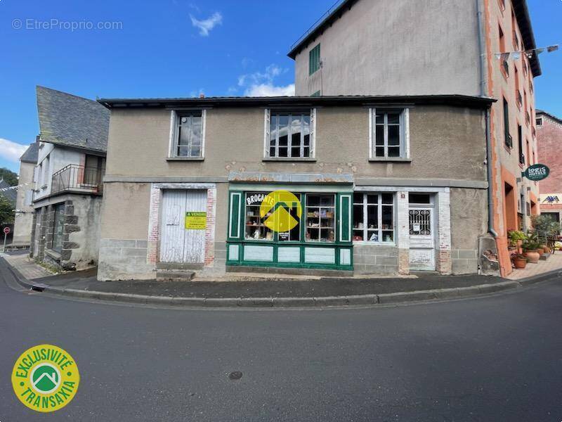 Commerce à PIERREFORT