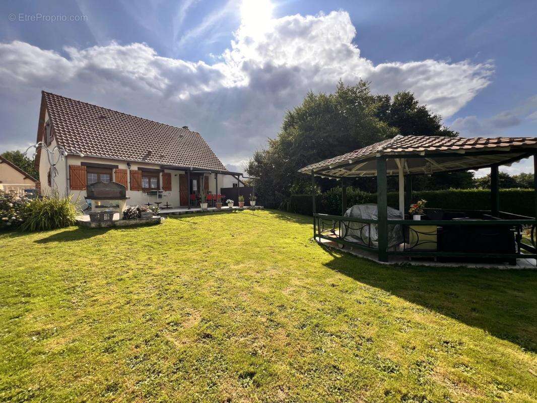 Maison à ROCQUEMONT