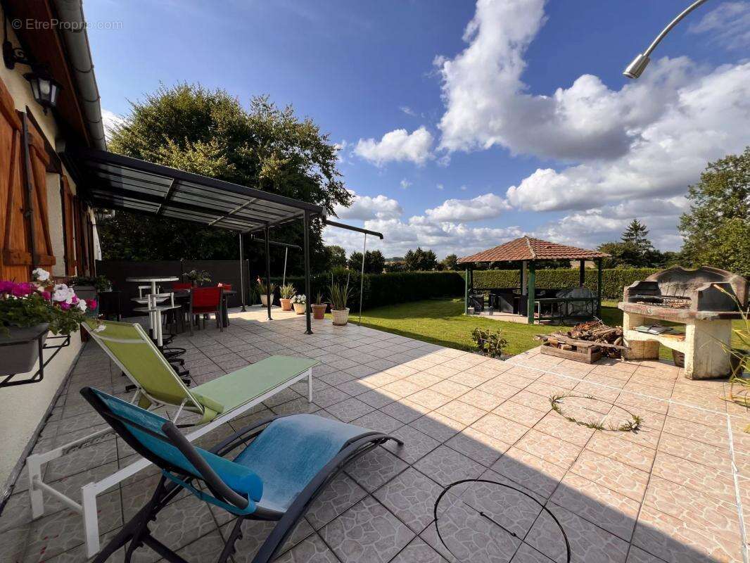 Maison à ROCQUEMONT