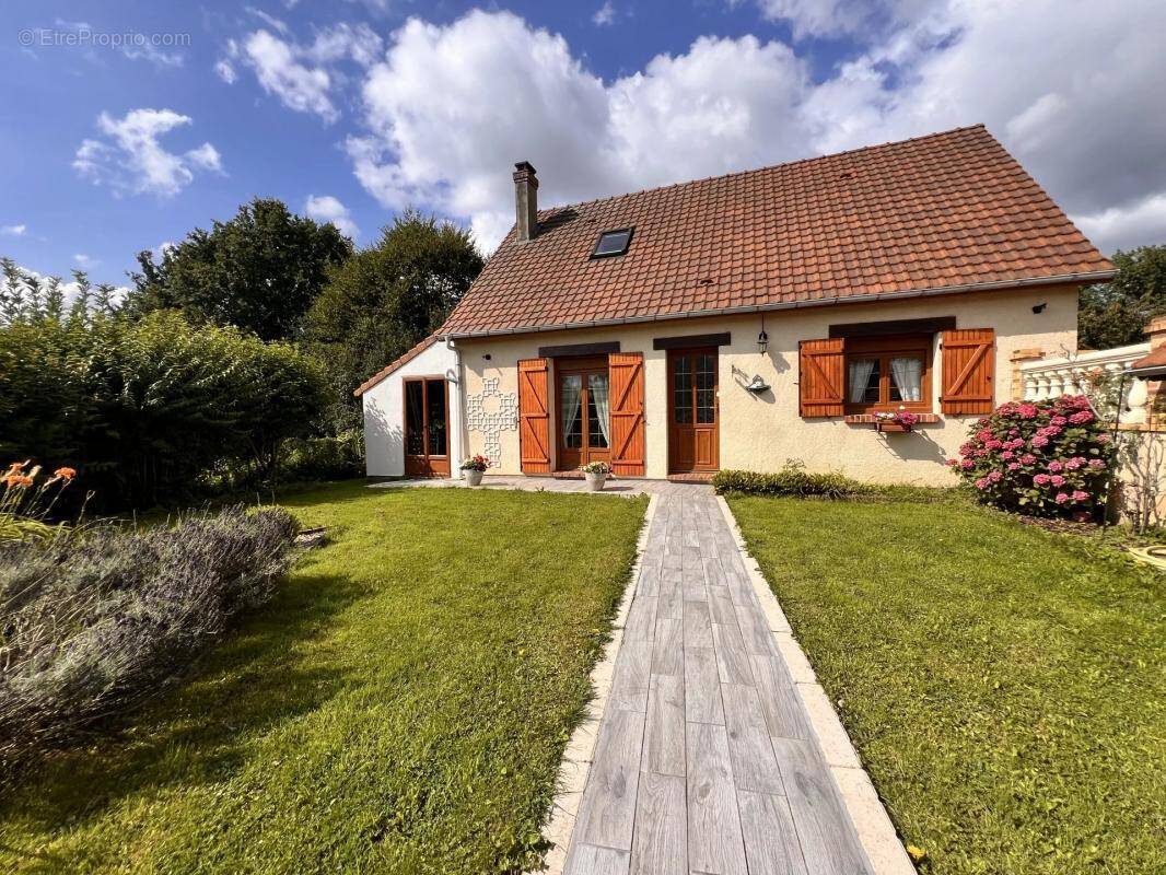 Maison à ROCQUEMONT