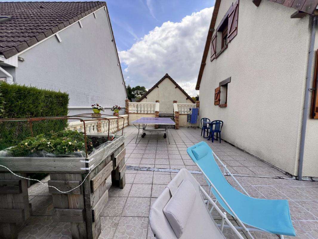 Maison à ROCQUEMONT