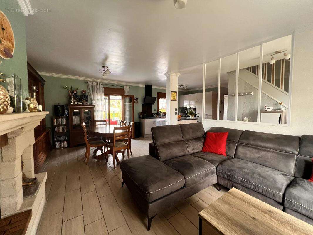 Maison à ROCQUEMONT