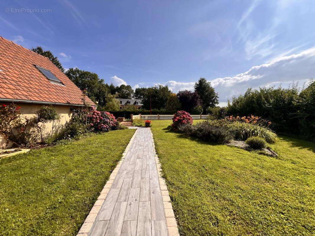 Maison à ROCQUEMONT