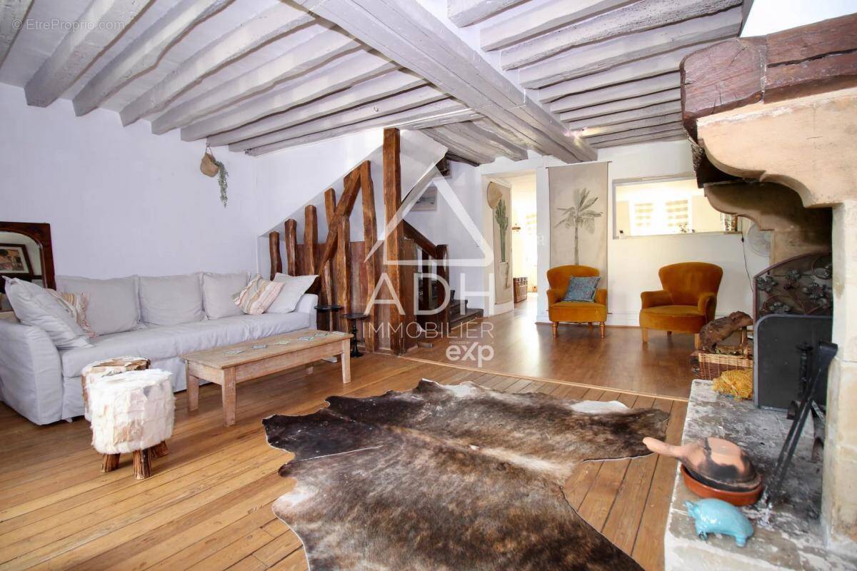 Appartement à NEAUPHLE-LE-CHATEAU